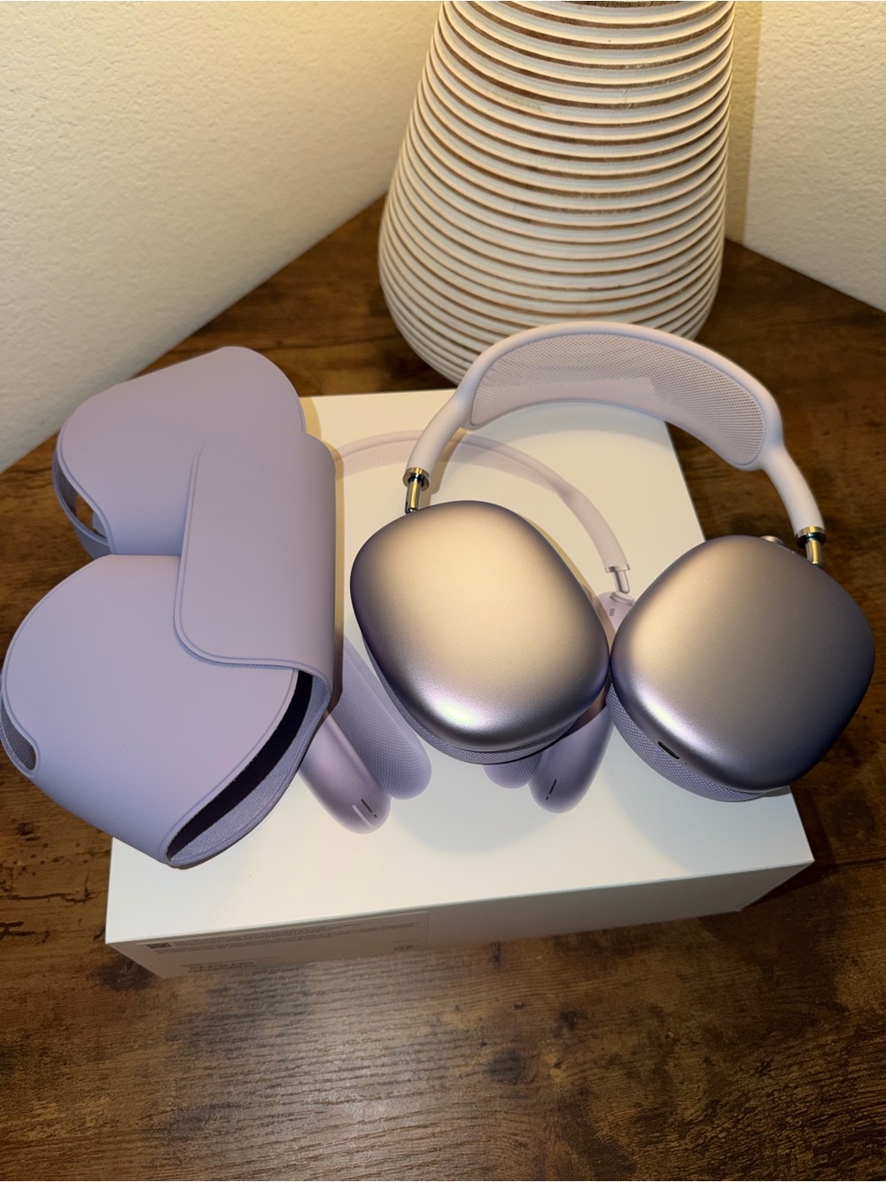Apple AirPods Max - Purple Over-Ear Headphones - Picture 4 of 7